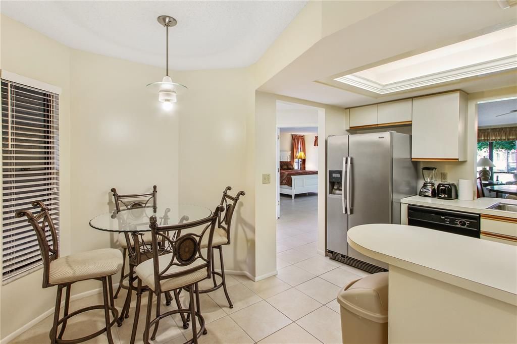 For Sale: $310,000 (2 beds, 2 baths, 1353 Square Feet)