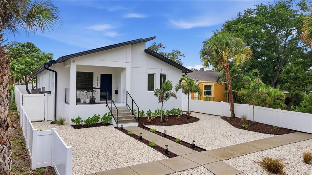 Activo con contrato: $525,000 (3 camas, 2 baños, 1396 Pies cuadrados)