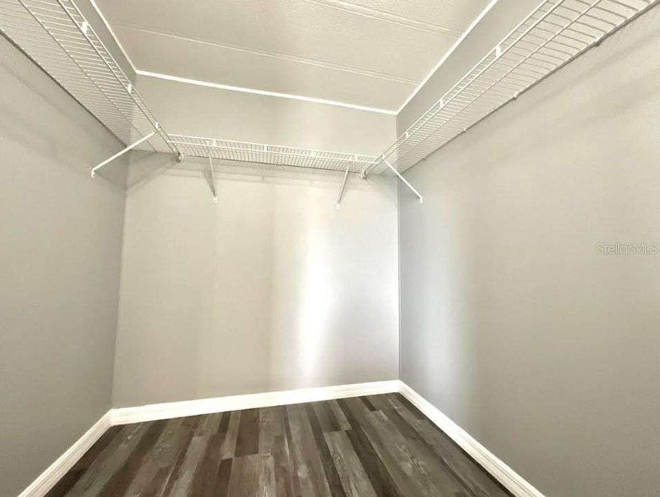 На продажу: $234,900 (2 спален, 2 ванн, 1056 Квадратных фут)