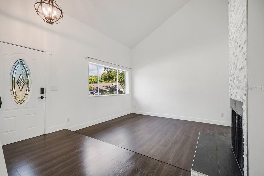 For Sale: $649,900 (4 beds, 2 baths, 2498 Square Feet)
