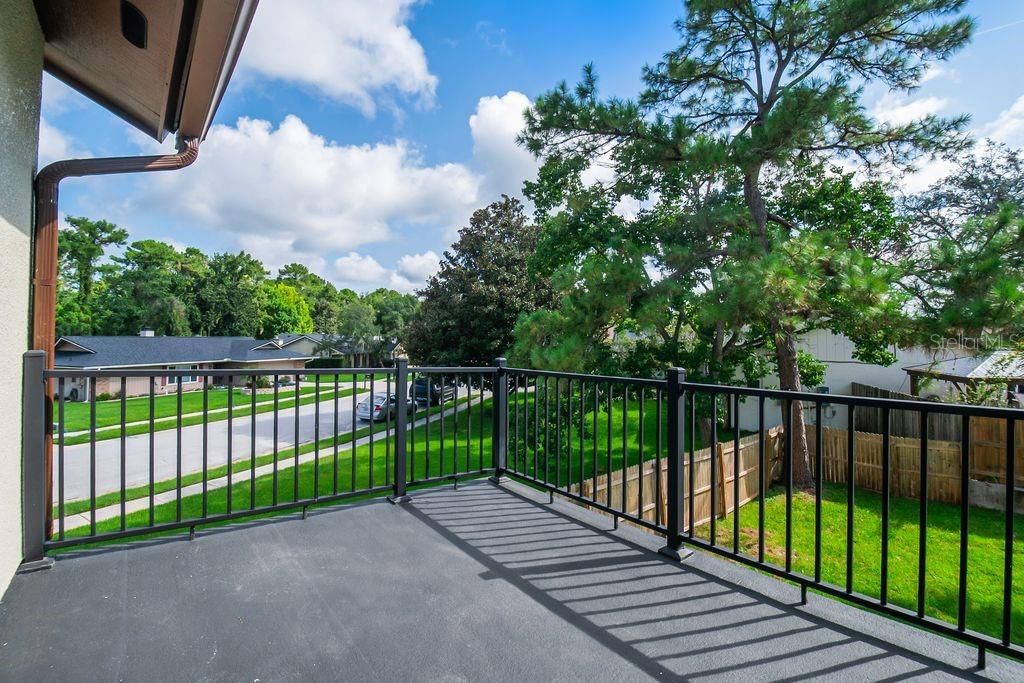 For Sale: $649,900 (4 beds, 2 baths, 2498 Square Feet)