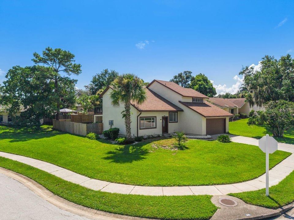 For Sale: $649,900 (4 beds, 2 baths, 2498 Square Feet)