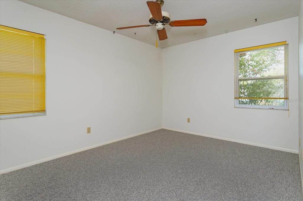 For Rent: $2,747 (4 beds, 2 baths, 1610 Square Feet)