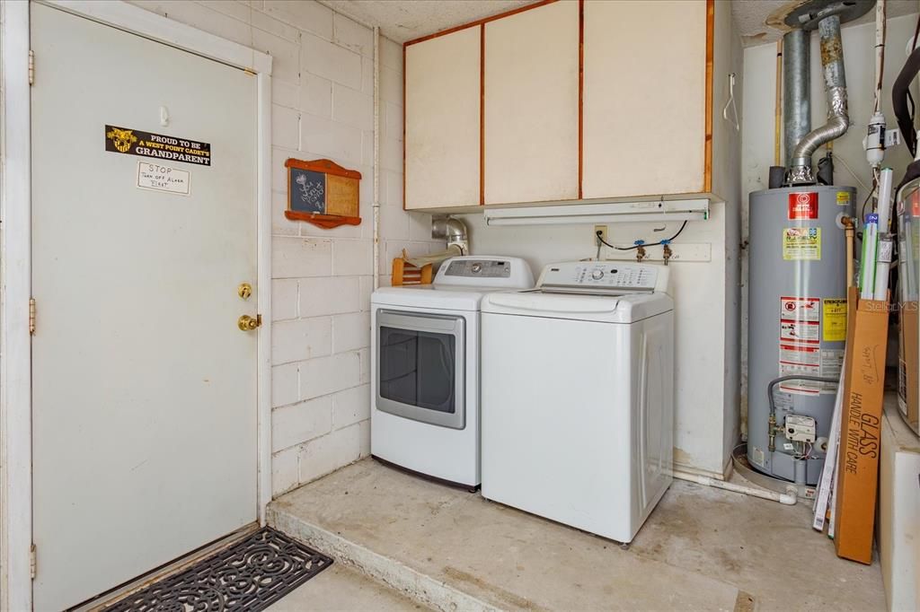 For Rent: $2,747 (4 beds, 2 baths, 1610 Square Feet)