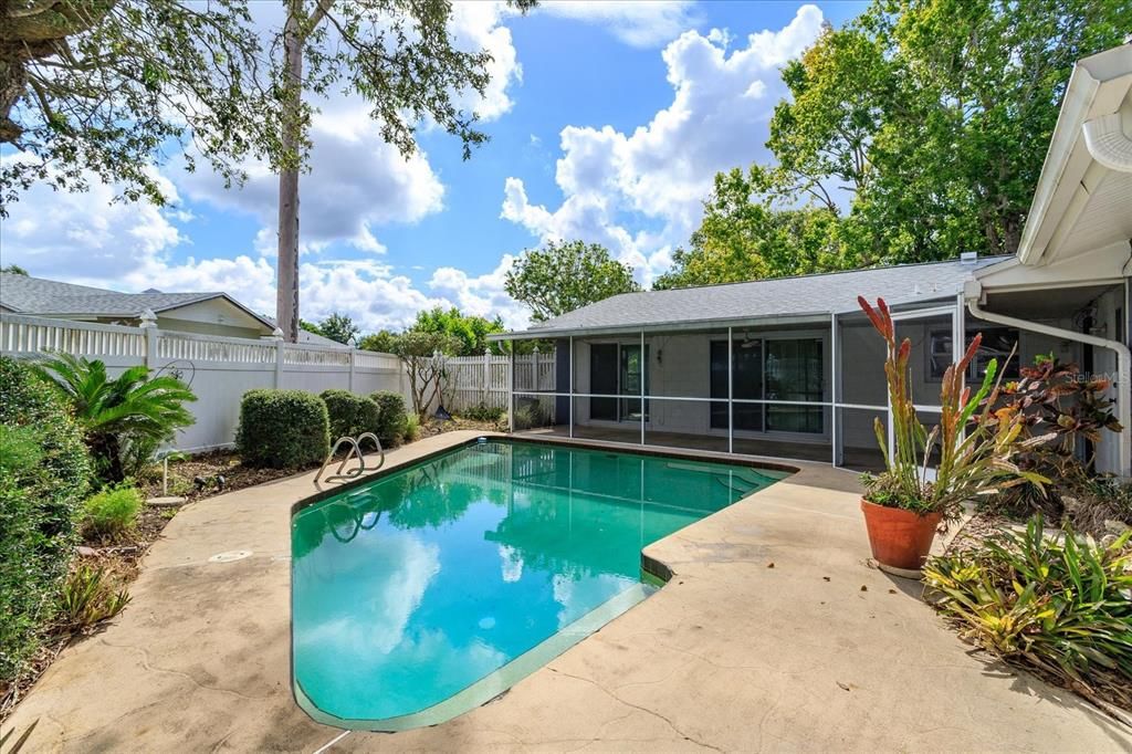 For Rent: $2,747 (4 beds, 2 baths, 1610 Square Feet)