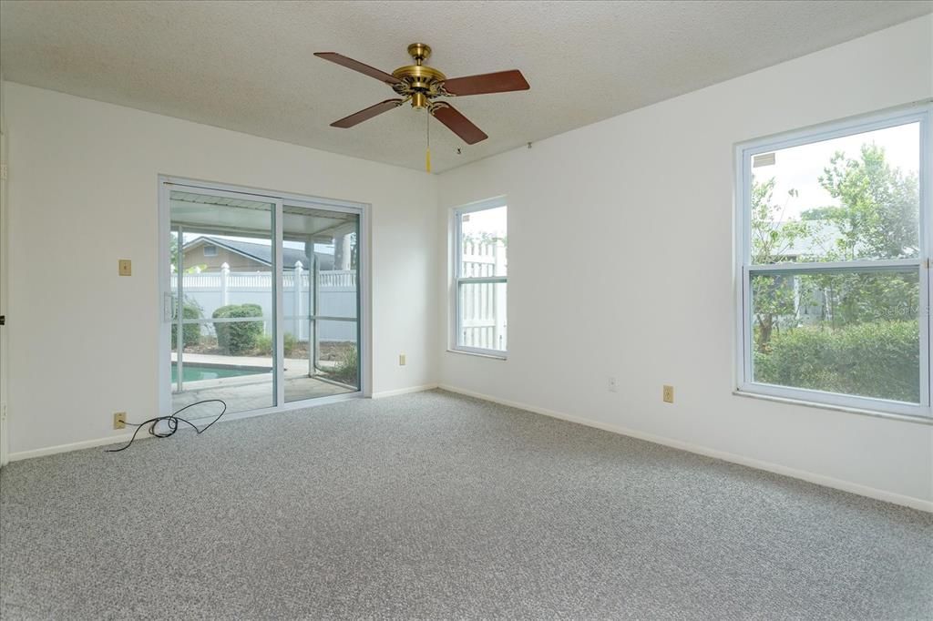 For Rent: $2,747 (4 beds, 2 baths, 1610 Square Feet)