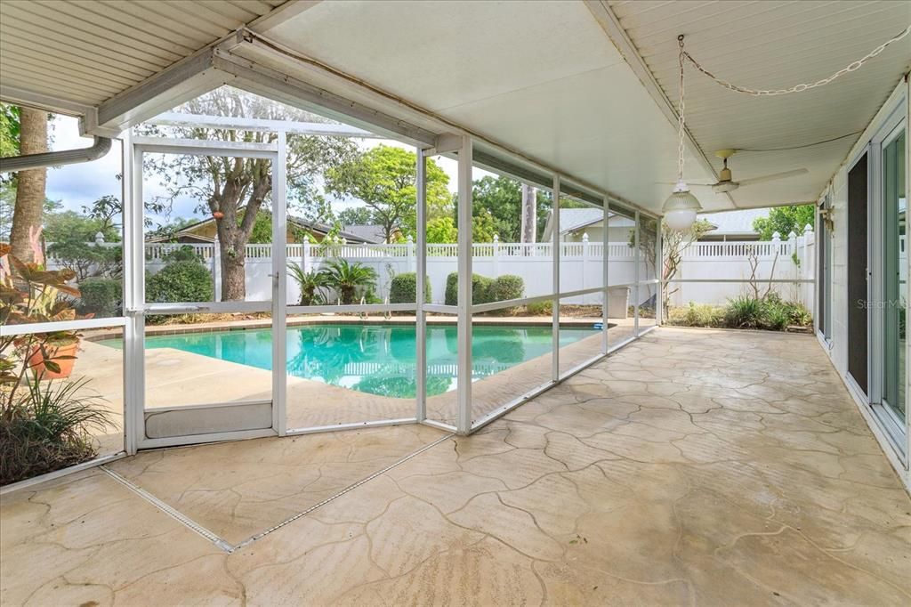 For Rent: $2,747 (4 beds, 2 baths, 1610 Square Feet)