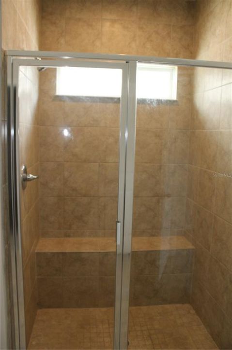 En Renta: $2,200 (3 camas, 2 baños, 1850 Pies cuadrados)