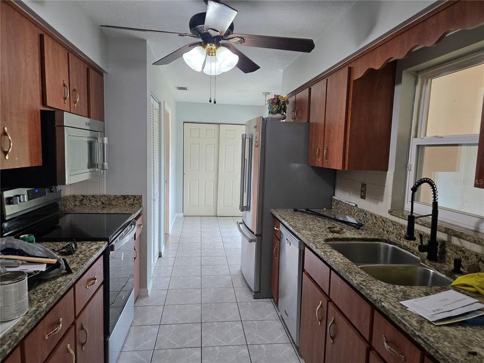 В аренду: $1,650 (3 спален, 2 ванн, 1290 Квадратных фут)
