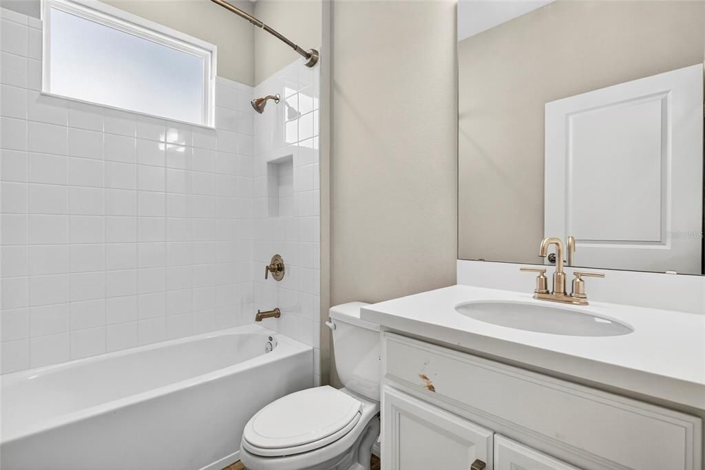 На продажу: $365,000 (3 спален, 2 ванн, 1768 Квадратных фут)