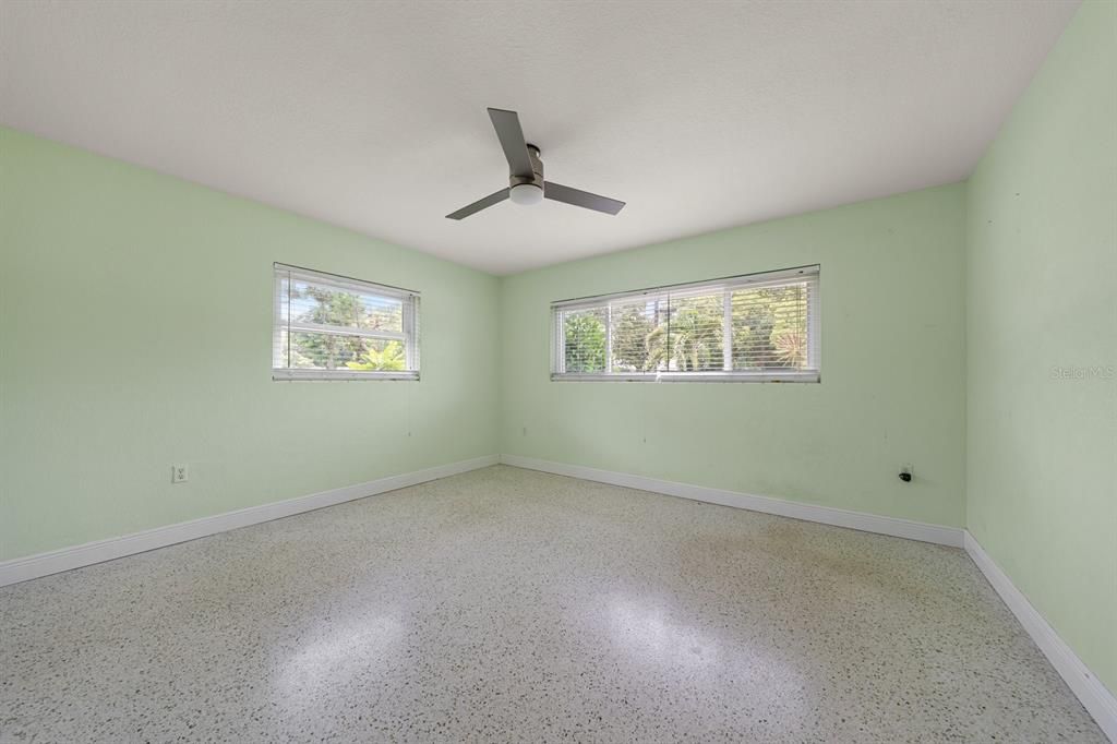 En Venta: $450,000 (3 camas, 3 baños, 1934 Pies cuadrados)