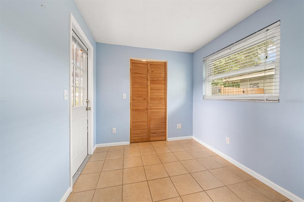 En Venta: $450,000 (3 camas, 3 baños, 1934 Pies cuadrados)
