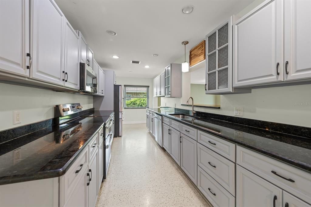 En Venta: $450,000 (3 camas, 3 baños, 1934 Pies cuadrados)