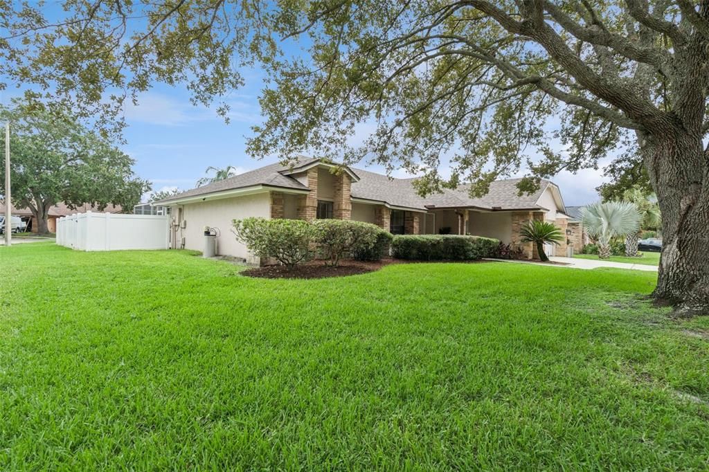 Activo con contrato: $449,000 (3 camas, 2 baños, 1684 Pies cuadrados)