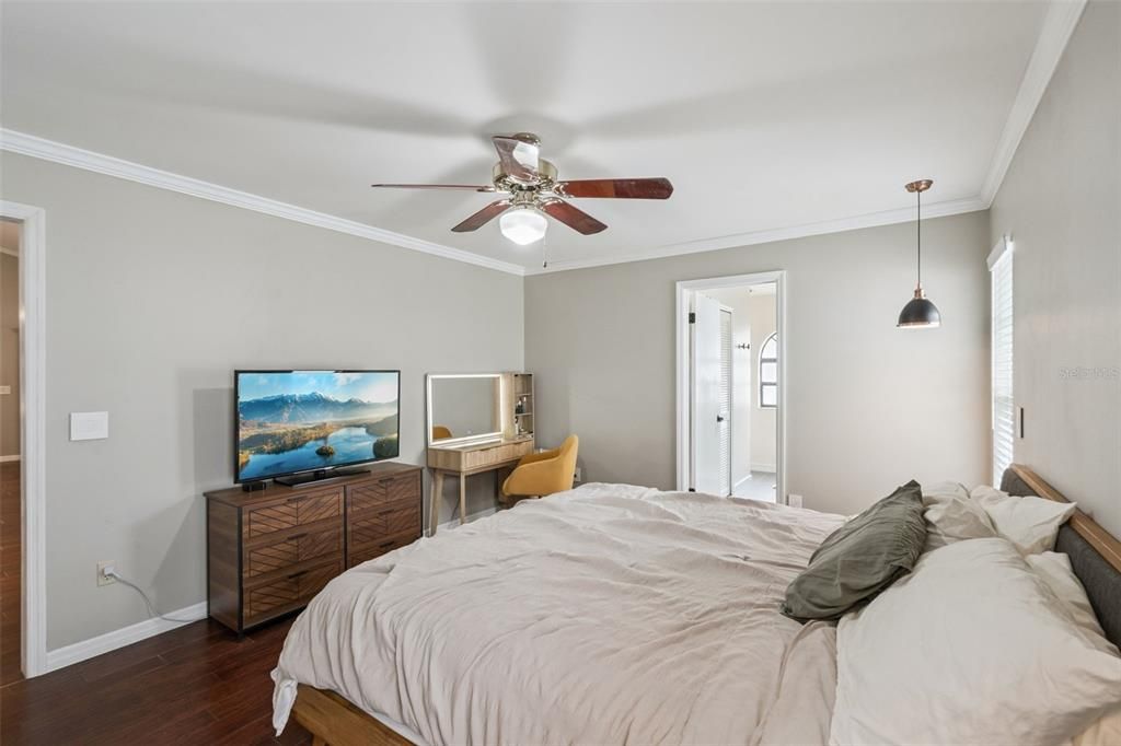 Activo con contrato: $449,000 (3 camas, 2 baños, 1684 Pies cuadrados)
