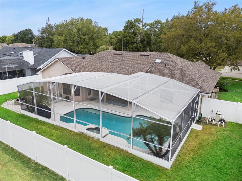 Activo con contrato: $449,000 (3 camas, 2 baños, 1684 Pies cuadrados)