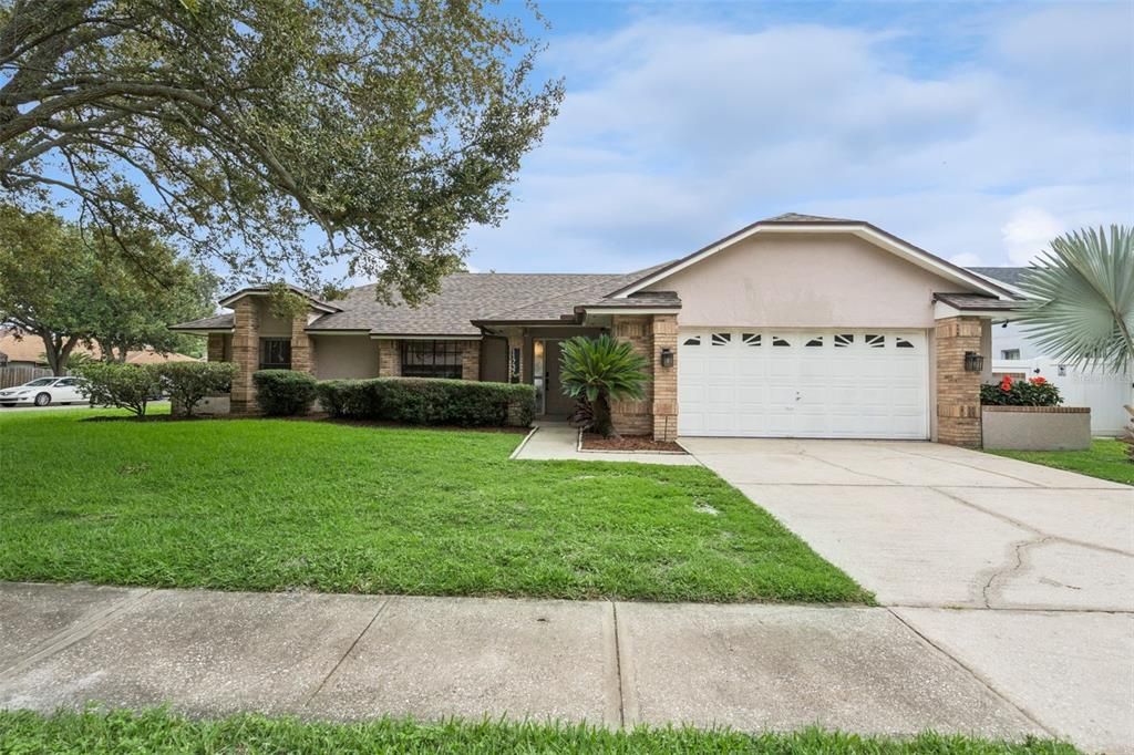 Activo con contrato: $449,000 (3 camas, 2 baños, 1684 Pies cuadrados)