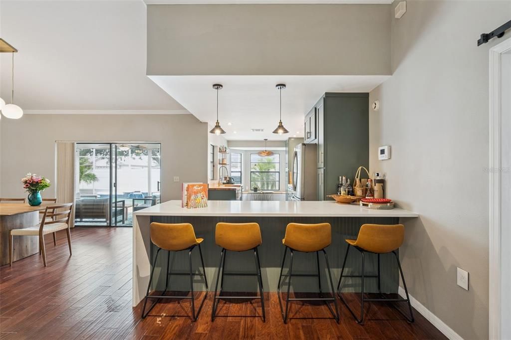Activo con contrato: $449,000 (3 camas, 2 baños, 1684 Pies cuadrados)