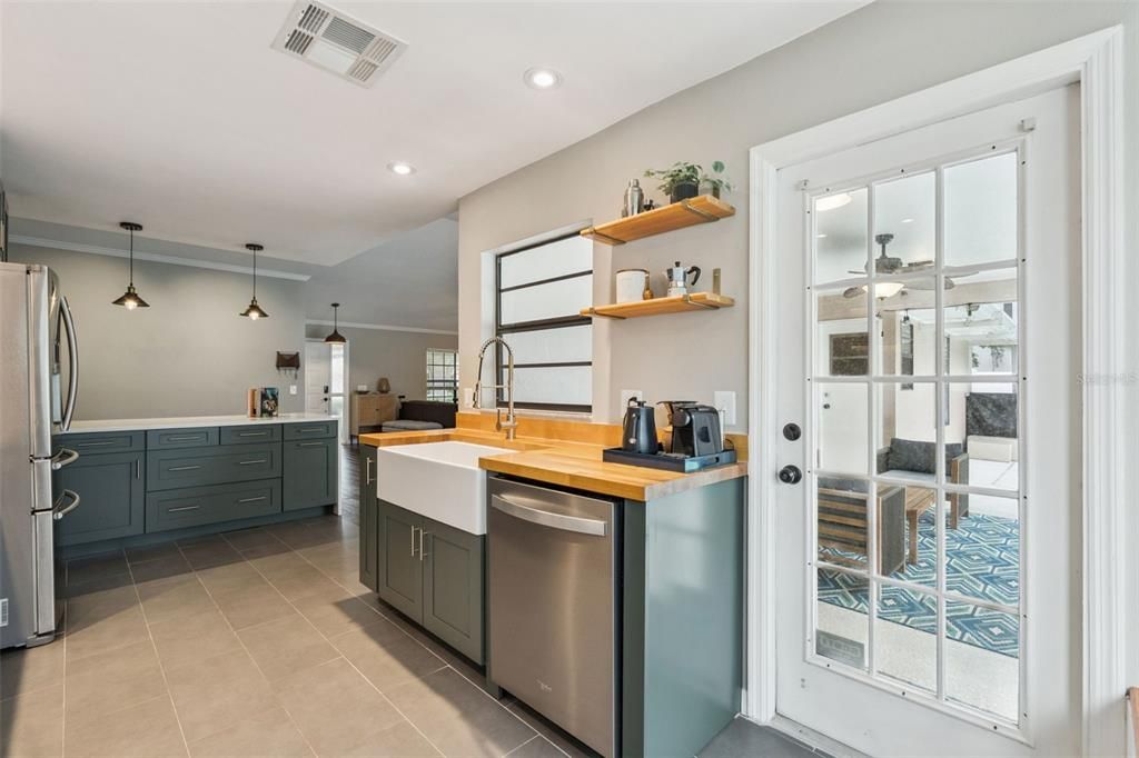 Activo con contrato: $449,000 (3 camas, 2 baños, 1684 Pies cuadrados)