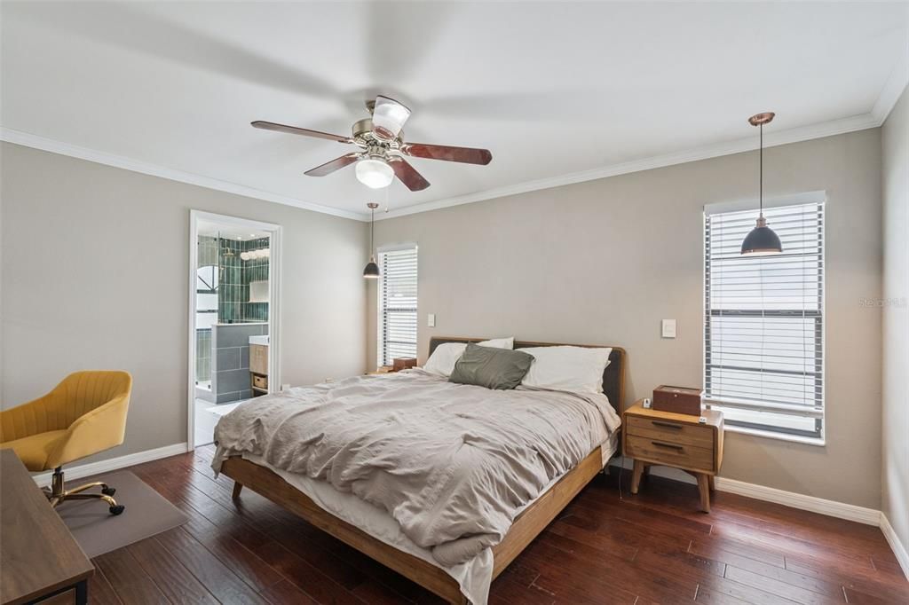 Activo con contrato: $449,000 (3 camas, 2 baños, 1684 Pies cuadrados)