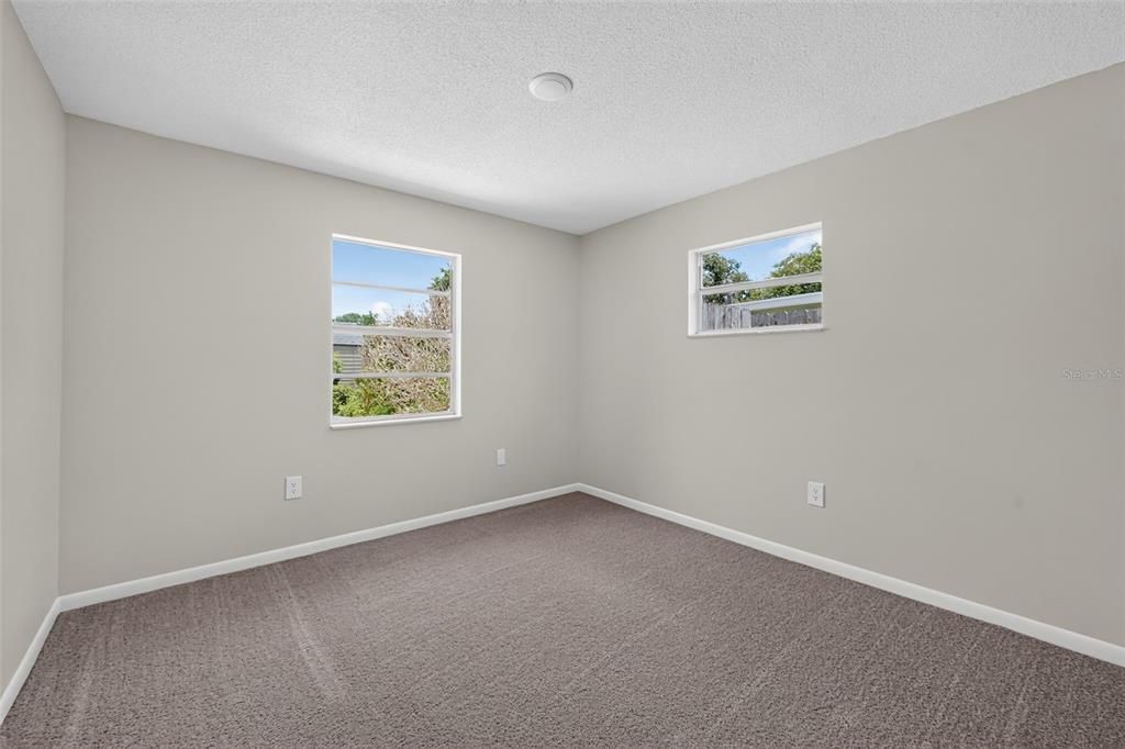 For Sale: $299,900 (3 beds, 2 baths, 1176 Square Feet)
