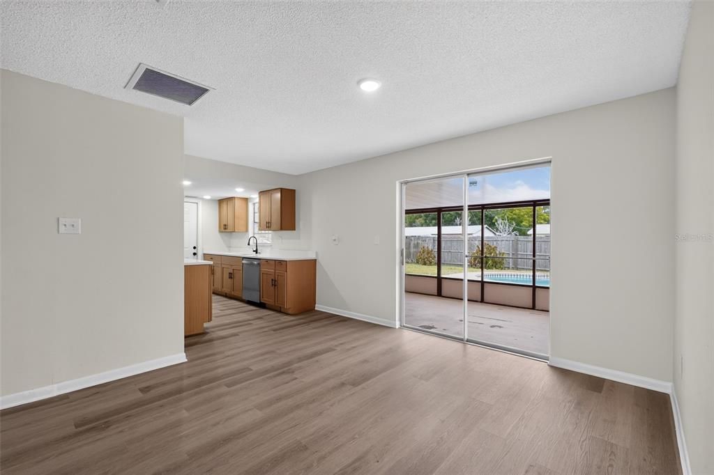 For Sale: $299,900 (3 beds, 2 baths, 1176 Square Feet)