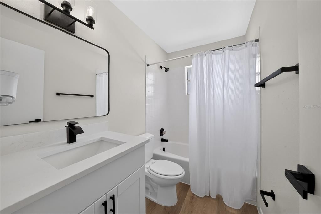 For Sale: $299,900 (3 beds, 2 baths, 1176 Square Feet)