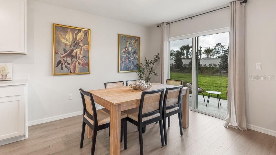 En Venta: $344,000 (4 camas, 2 baños, 1498 Pies cuadrados)