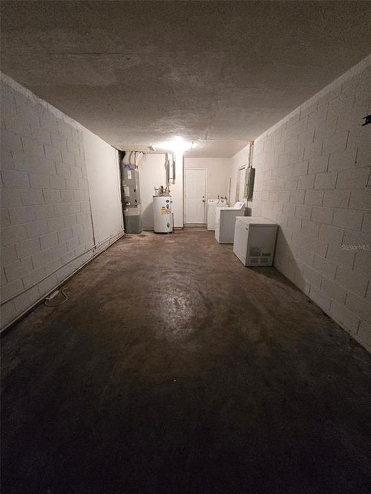 For Sale: $226,000 (3 beds, 1 baths, 984 Square Feet)