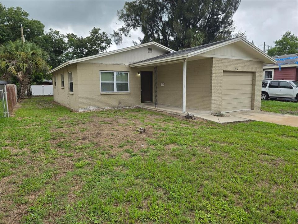 For Sale: $226,000 (3 beds, 1 baths, 984 Square Feet)