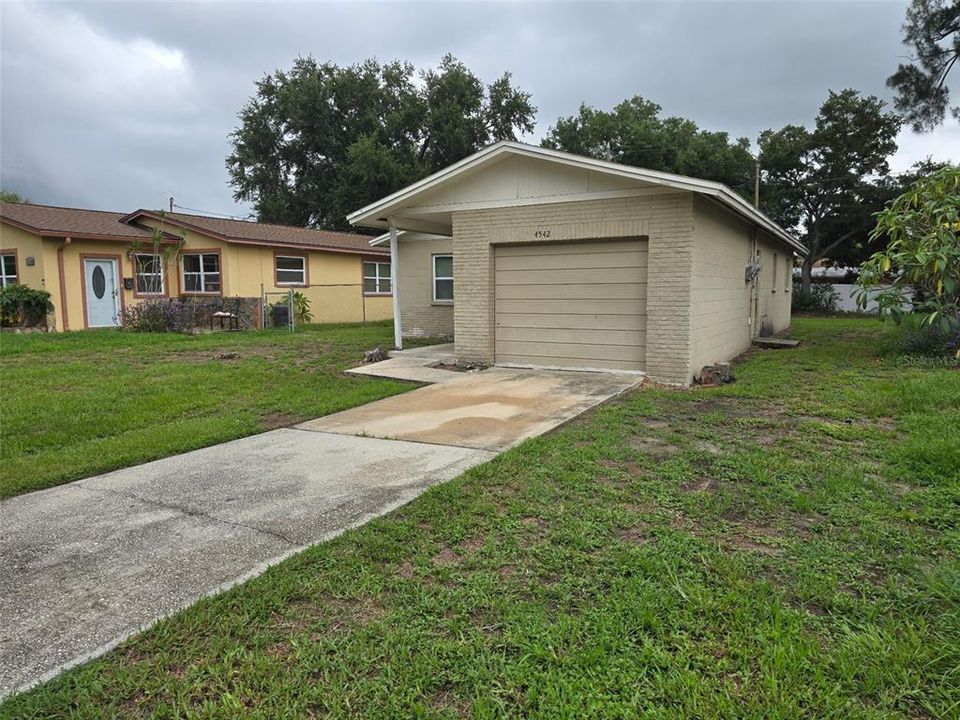 For Sale: $226,000 (3 beds, 1 baths, 984 Square Feet)