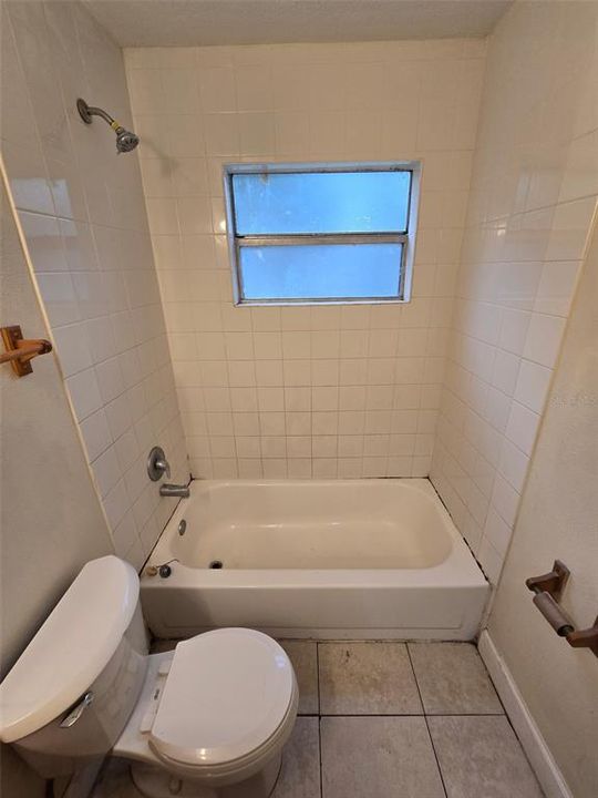 For Sale: $226,000 (3 beds, 1 baths, 984 Square Feet)