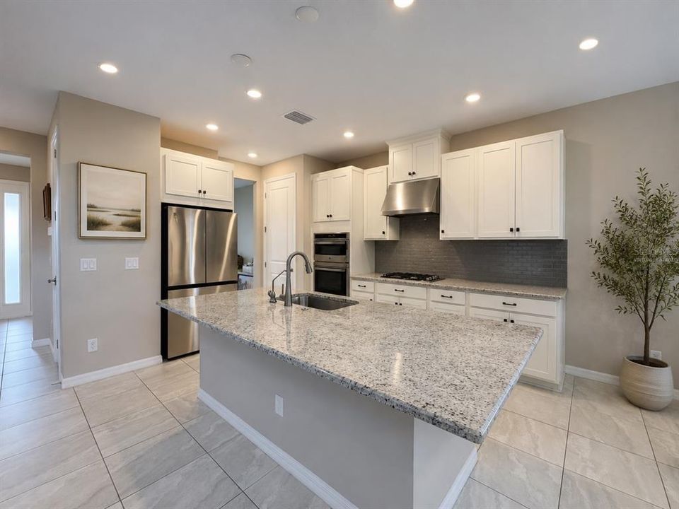 For Rent: $4,800 (4 beds, 3 baths, 2580 Square Feet)