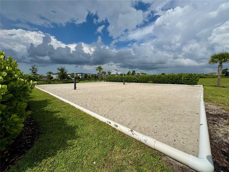For Rent: $4,800 (4 beds, 3 baths, 2580 Square Feet)