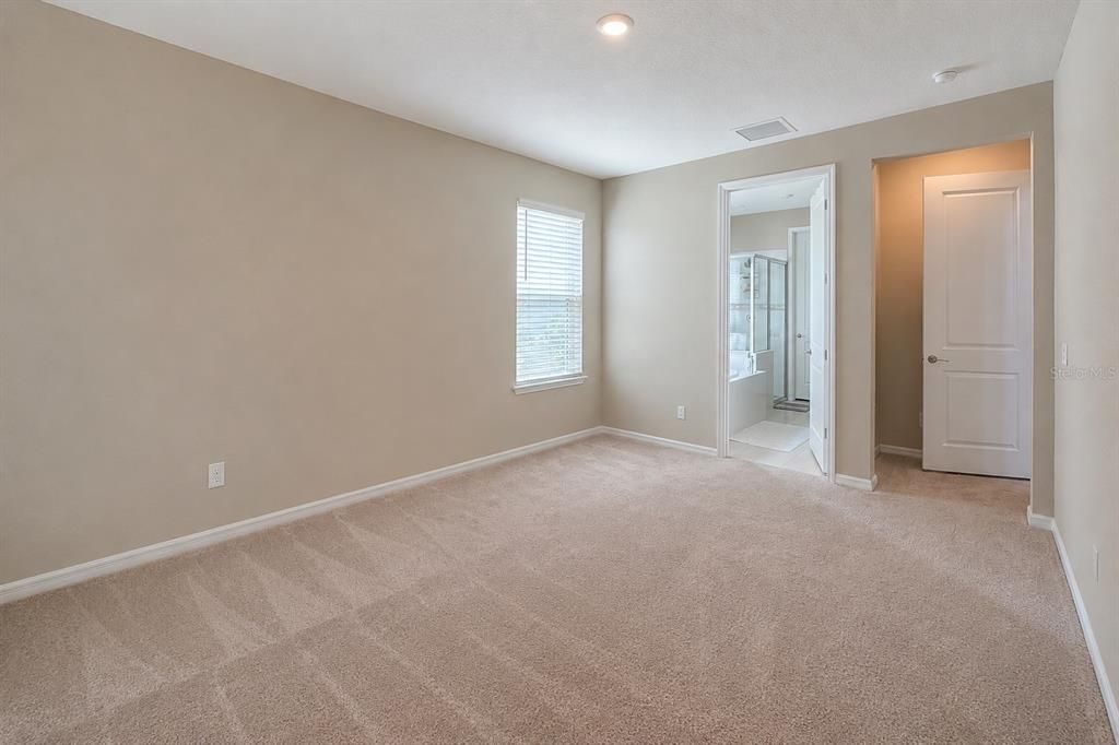 For Rent: $4,800 (4 beds, 3 baths, 2580 Square Feet)