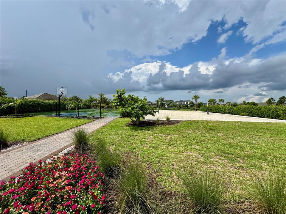 For Rent: $4,800 (4 beds, 3 baths, 2580 Square Feet)