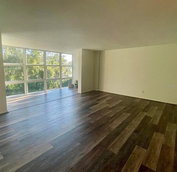 For Rent: $1,700 (2 beds, 2 baths, 1038 Square Feet)