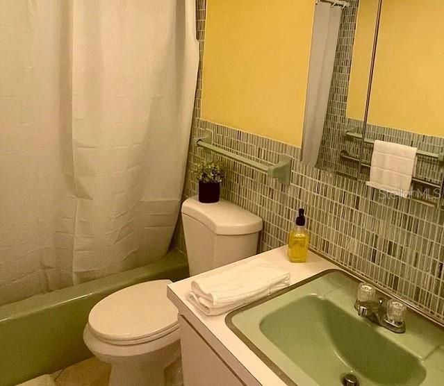 For Rent: $1,700 (2 beds, 2 baths, 1038 Square Feet)