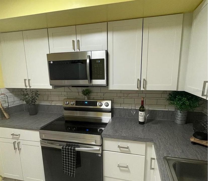 For Rent: $1,700 (2 beds, 2 baths, 1038 Square Feet)