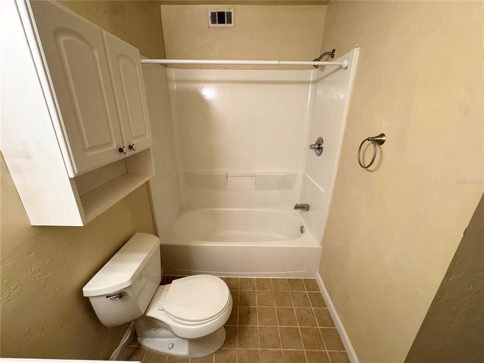 For Rent: $1,295 (2 beds, 2 baths, 874 Square Feet)