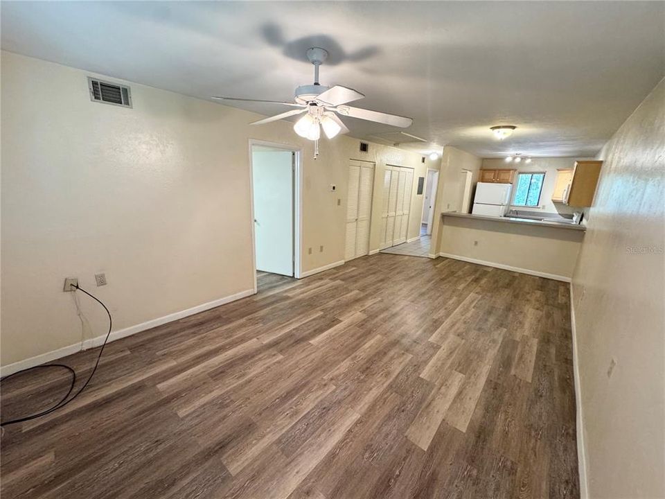 For Rent: $1,295 (2 beds, 2 baths, 874 Square Feet)