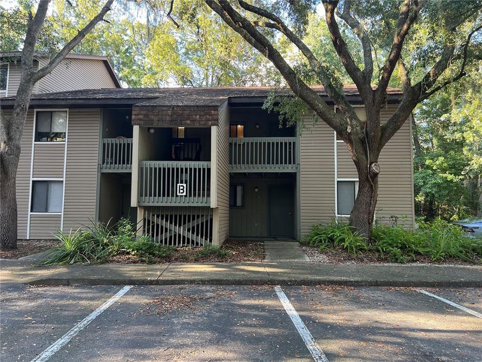 For Rent: $1,295 (2 beds, 2 baths, 874 Square Feet)