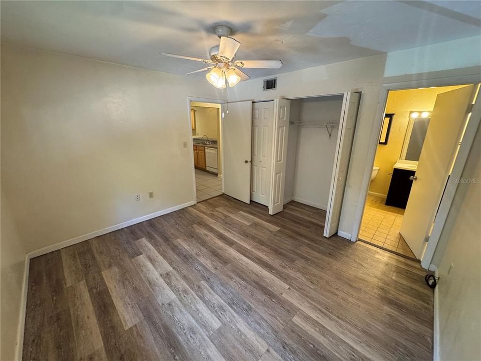 For Rent: $1,295 (2 beds, 2 baths, 874 Square Feet)