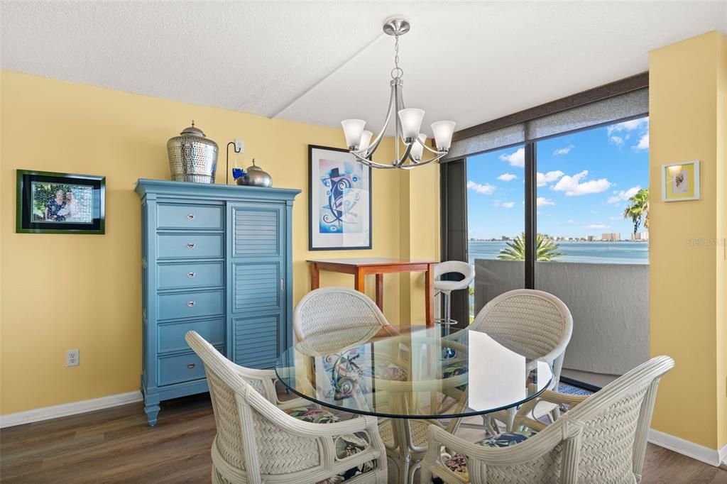 En Venta: $499,900 (2 camas, 2 baños, 1540 Pies cuadrados)
