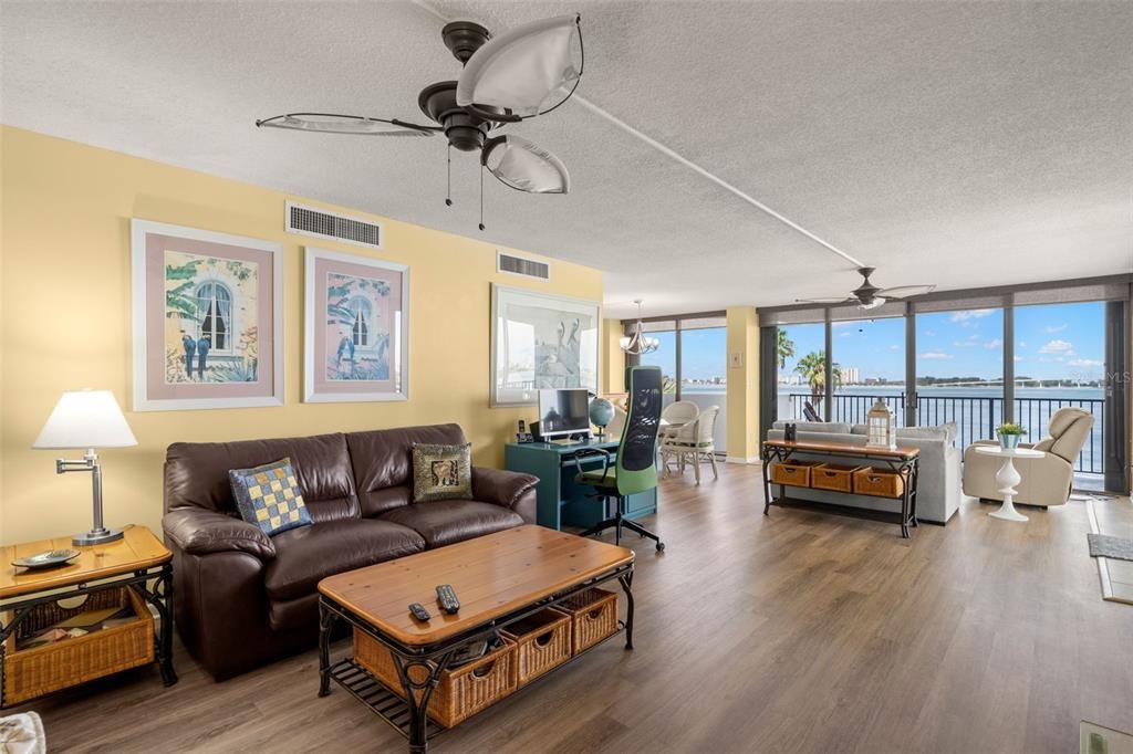 En Venta: $499,900 (2 camas, 2 baños, 1540 Pies cuadrados)