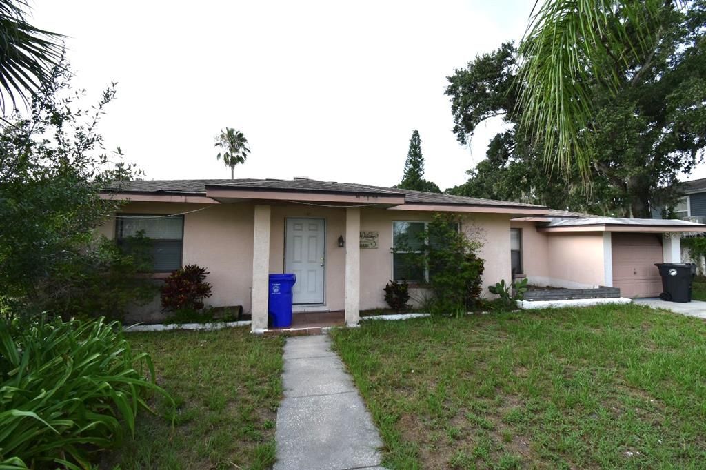 For Sale: $299,900 (3 beds, 2 baths, 1374 Square Feet)