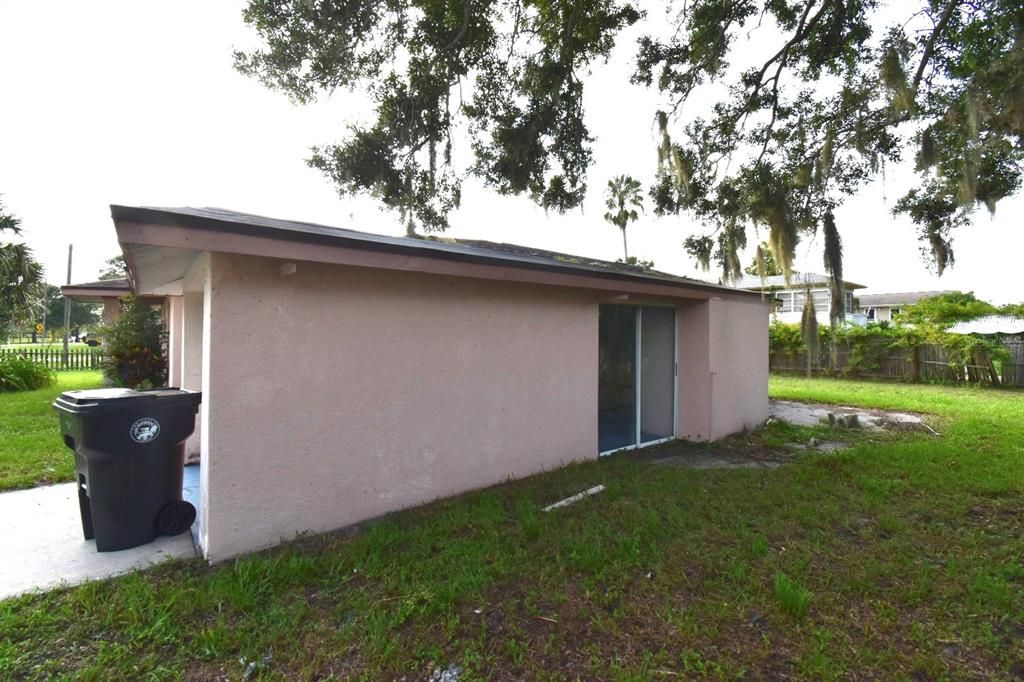 For Sale: $299,900 (3 beds, 2 baths, 1374 Square Feet)