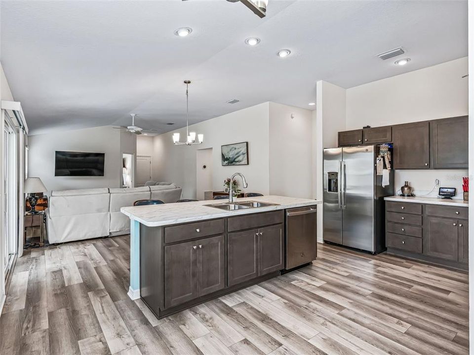 En Venta: $379,900 (3 camas, 2 baños, 1472 Pies cuadrados)