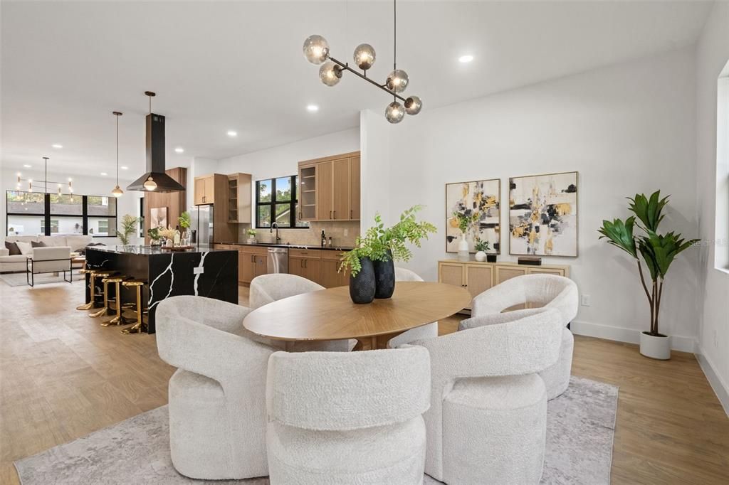На продажу: $795,000 (4 спален, 3 ванн, 2507 Квадратных фут)