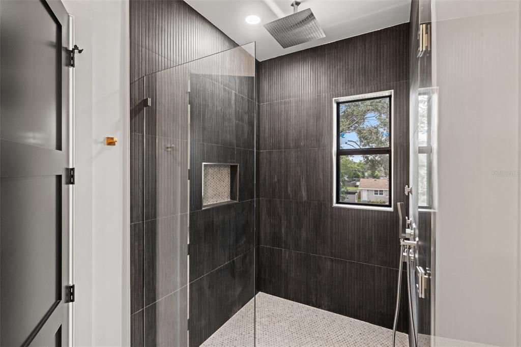 На продажу: $795,000 (4 спален, 3 ванн, 2507 Квадратных фут)